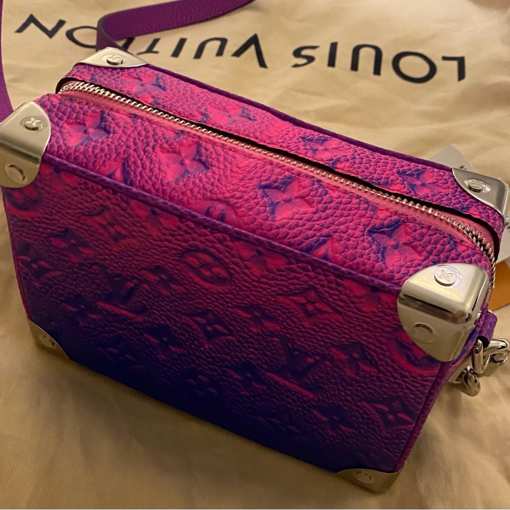 Louis Vuitton Gradient Pink and Purple Crossbody Bag - Picture 4 of 7